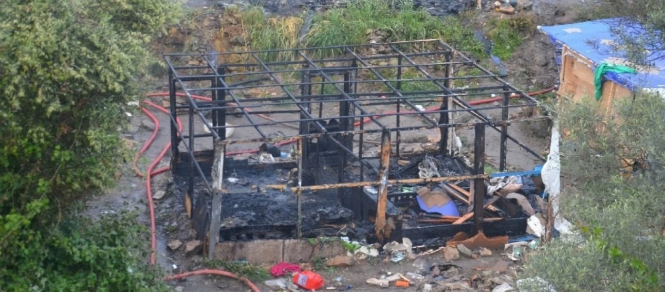 Ο δήμαρχος Ανατολικής Σάμου ζητάει τον εδώ και τώρα απεγκλωβισμό των αλλοδαπών